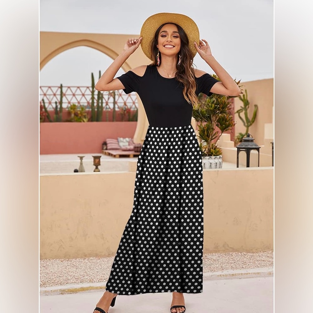 Maxi cold shoulder polka dot dress NEW size small with pockets!!